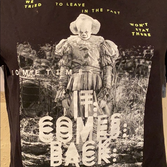 It shirt - Picture 2 of 4